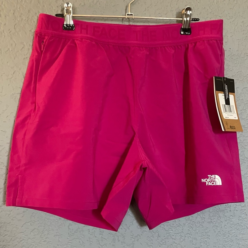 NWT The North Face Woman Shorts Size M Fuchsia Hot Pink Color